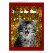 El gatito del navidad hace una tarjeta de felicita