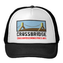 El gorra II del camionero del puente cruzado