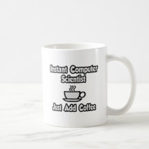 El informático inmediato… apenas añade el café tazas de café