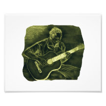 el jugador de la guitarra acústica sienta el amari fotografías  