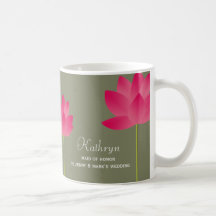 El loto rojo florece taza de café nupcial conocida