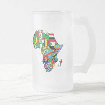 El mapa africano de las banderas de África dentro  Taza