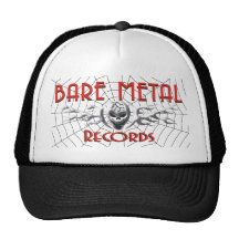 El metal desnudo registra el gorra