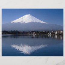 El monte Fuji y reflexión en el lago Kawaguchi, Ja Tarjetones