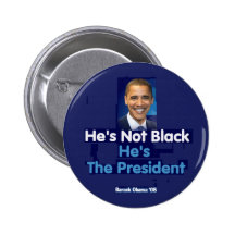 Él no es botón negro pins