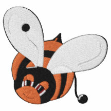 El pequeño vuelo lindo manosea la abeja bordada