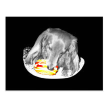 El perrito caliente ataca el cheeseburger postales