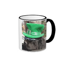 El perro de St Patrick Tazas