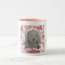 El personalizado florece la taza rosada personaliz