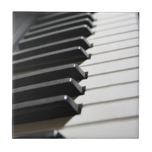 El piano de la música cierra la teja
