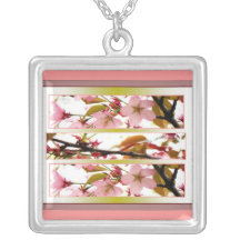 El rosa florece collar