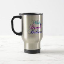 El sueño del deseo de la taza del viaje cree y muñ