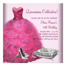 El tacón alto rosado del vestido de bola calza Qui Invitacion Personalizada