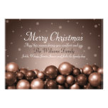 El tono de la sepia de las Felices Navidad adorna  invitaciones