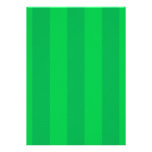 El verde simple invita anuncio personalizado