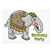 Elefante con cumpleaños del cono de helado el 3ro comunicado