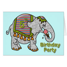 Elefante con cumpleaños del cono de helado el 5to felicitaciones