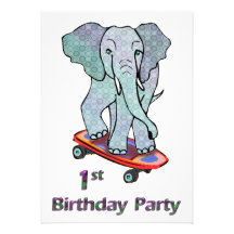 Elefante en el 1r cumpleaños del monopatín comunicado