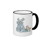 elefante que se sienta en mi pecho tazas de café