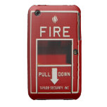 EN CASO DEL FUEGO - TIRE DE LA ESTACIÓN iPhone 3 Case-Mate PROTECTORES