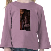 En una taberna vieja camisetas