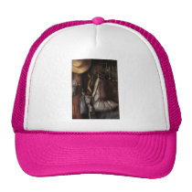 En una taberna vieja gorras