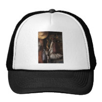 En una taberna vieja gorras