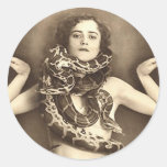 Encantador de serpiente retro del acto secundario  etiquetas  
