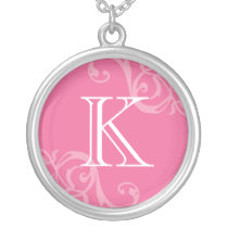 Encanto rosado de la letra del monograma de la ini collares