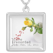 Encendido. .necklace registrado amor pendiente