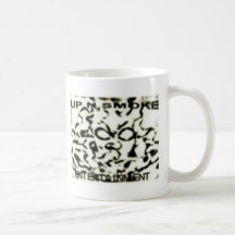 ENCIMA DE LA ROPA DEL HUMO DE N TAZA DE CAFÉ