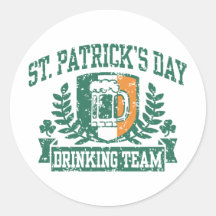 Equipo de consumición del día de St Patrick Pegatinas Redondas