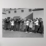 Equipo del rifle de los chicas, 1916 poster