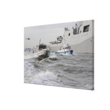 Equipos de los departmen del guardacostas y de la  lienzo envuelto para galerías