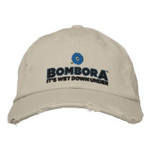 Es plumón liso debajo gorra de béisbol bordada