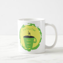 Es taza verde y amarilla del tiempo del té