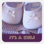 ¡Es un chica! zapatos de los botines del bebé de l