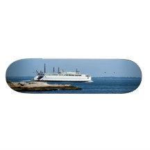 escena del barco monopatín