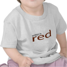 escrito en rojo camisetas