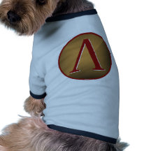 Escudo espartano de la lambda camiseta de perrito