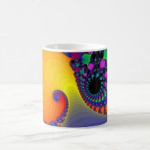 Espirales coloridos del fractal: taza