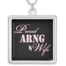 Esposa orgullosa de ARNG Joyeria