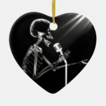 ESQUELETO DE VISION DE LA RADIOGRAFÍA QUE CANTA EN ORNAMENTOS DE NAVIDAD