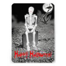Esqueleto en la invitación del fiesta de Halloween