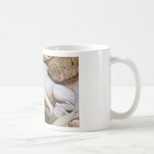 Estatua gótica del gargoyle - circa 1340 tazas de café