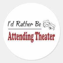 Esté asistiendo bastante al teatro etiqueta