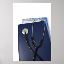 estetoscopio médico en carpeta azul impresiones