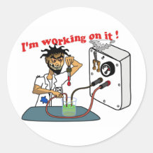 Estoy trabajando en él pegatina redonda