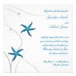 Estrellas de mar azules con la invitación coralina