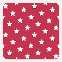 Estrellas del blanco en rojo calcomania cuadrada personalizada